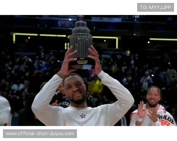 利拉德 Logo 三分打板入网全场炸裂